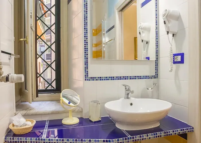 לינה וארוחת בוקר Anthony 47 4*